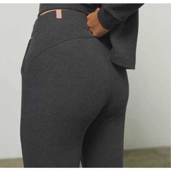 Lunya Restore High Rise Leggings NEW - Picture 2 of 9